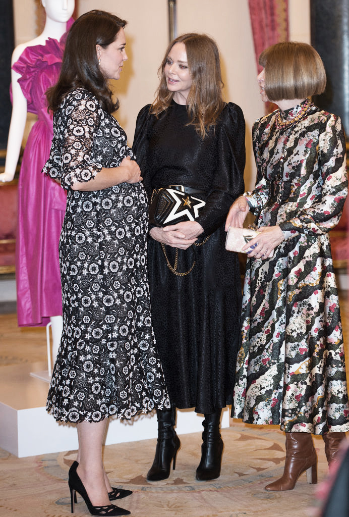 Кейт Миддлтон открыла выставку о моде в Букингемском дворце (фото 1)