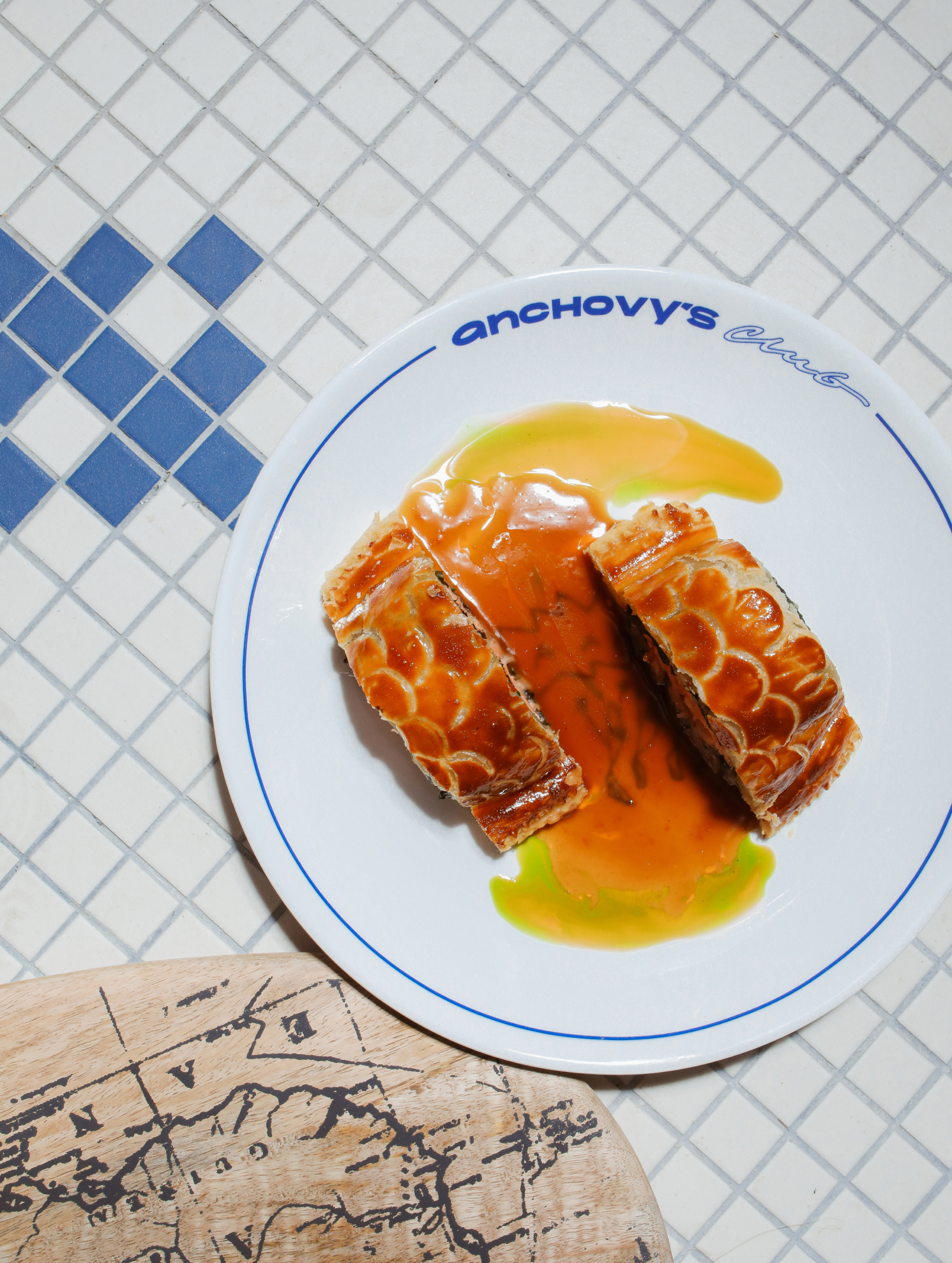 Новости ресторанов: лепешка с морским ежом, чебуреки с крабом и локация в концепции омакасе (фото 8)