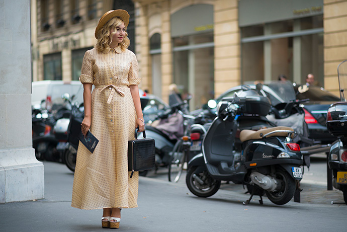 http://buro247.ru/images/anya/Nasiba-Adilova-Before-Ulyana-Sergeenko-2014-Paris-Fashion-Week-Haute-Couture-Street-Style-By-Shimpei-Mito_MGP8771.jpg
