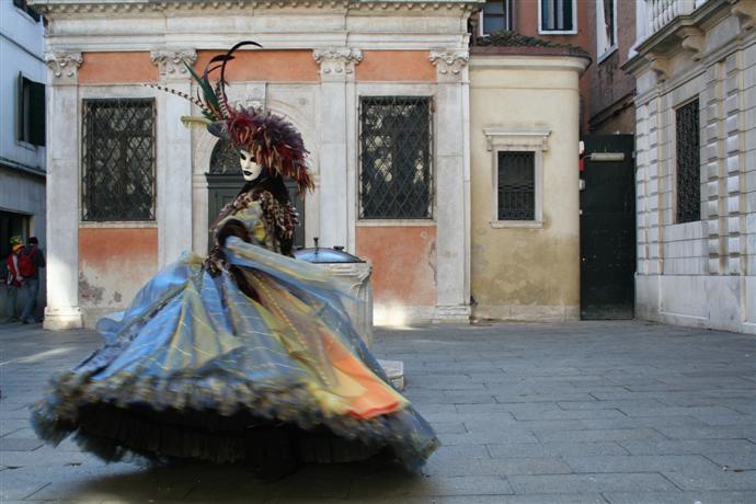 В Венеции начался карнавал (фото 4)