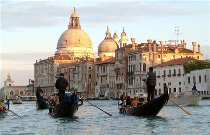 В Венеции начался карнавал (фото 6)