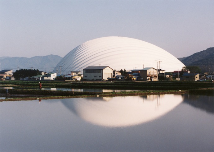 "Дом для всех", Акита, Япония. 1993-1997