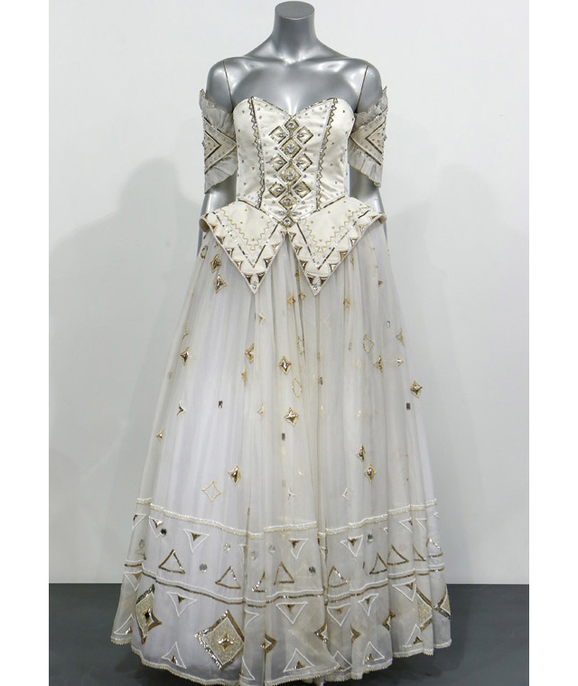 Платье принцессы Дианы ушло с молотка (фото 1)