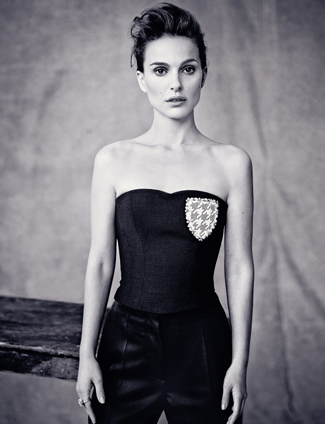 Натали Портман в фотосъемке для Dior Magazine (фото 2)