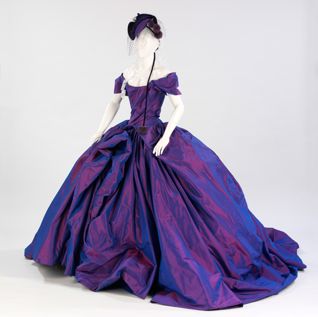 Главные свадебные платья выставят в музее Виктории и Альберта (фото 1)
