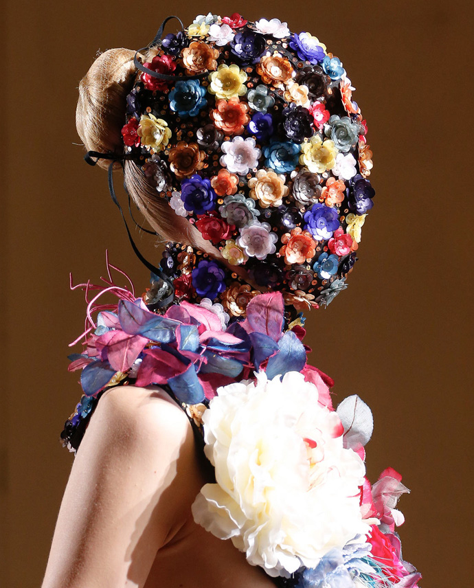 Красота в деталях: маски на показе Maison Martin Margiela Couture (фото 5)
