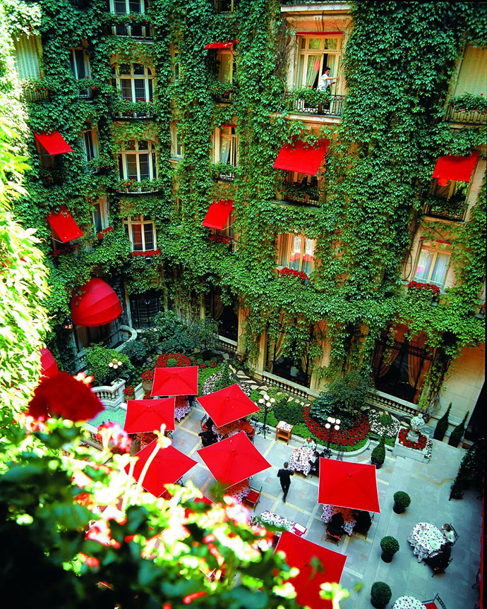 Отель Plaza Athénée отмечает 100-летие (фото 9)