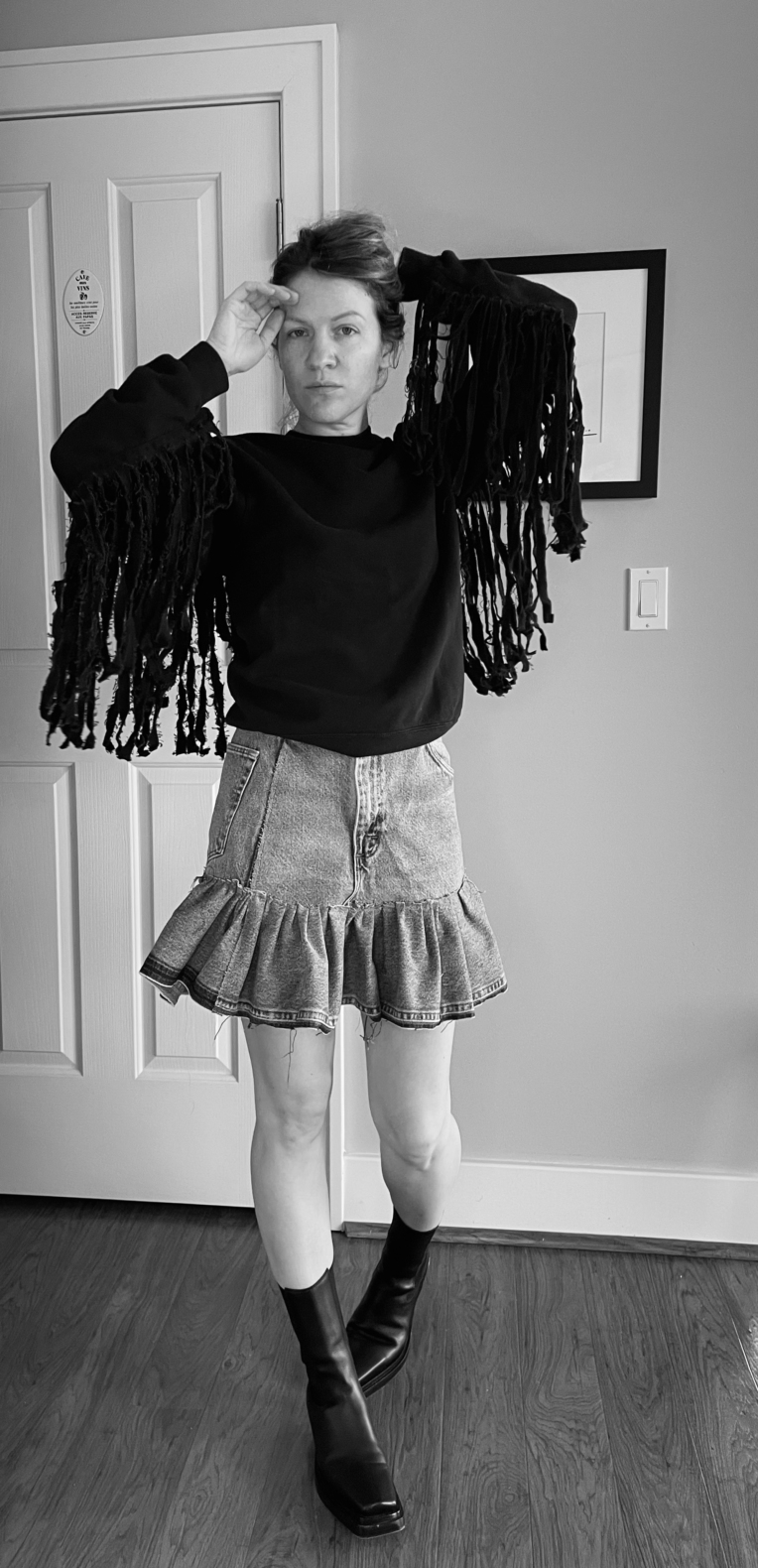 Сделай сам: превращаем старые джинсы в юбку с оборкой (фото 21)