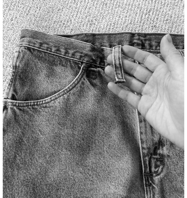 Сделай сам: превращаем старые джинсы в юбку с оборкой (фото 6)