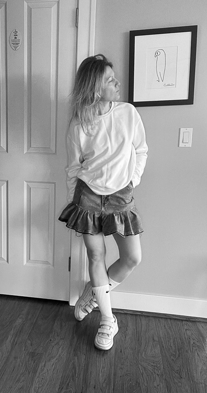 Сделай сам: превращаем старые джинсы в юбку с оборкой (фото 20)