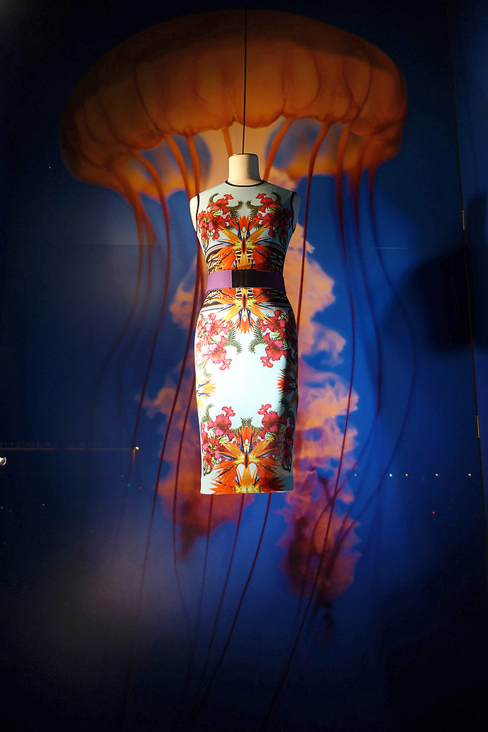 6779491230 bae27c6c7e b jpg 1330203655 Vitrines elaboradas: Givenchy