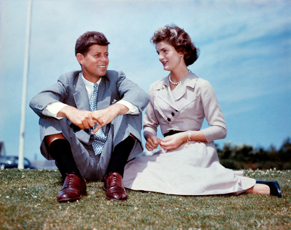 Культовые пары: Жаклин и Джон Кеннеди (фото 16)