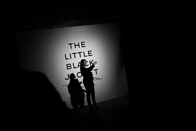 Открытие Chanel: The Little Black Jacket в Москве (фото 59)