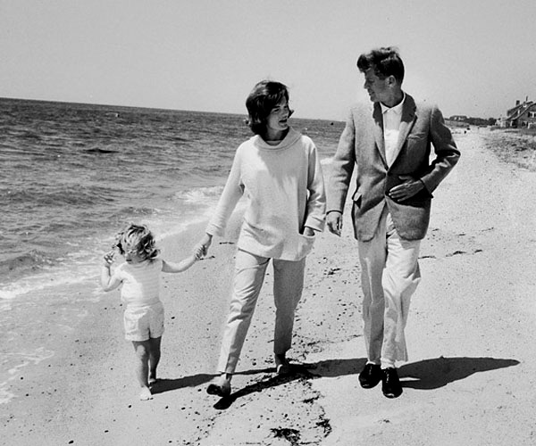 Культовые пары: Жаклин и Джон Кеннеди (фото 18)