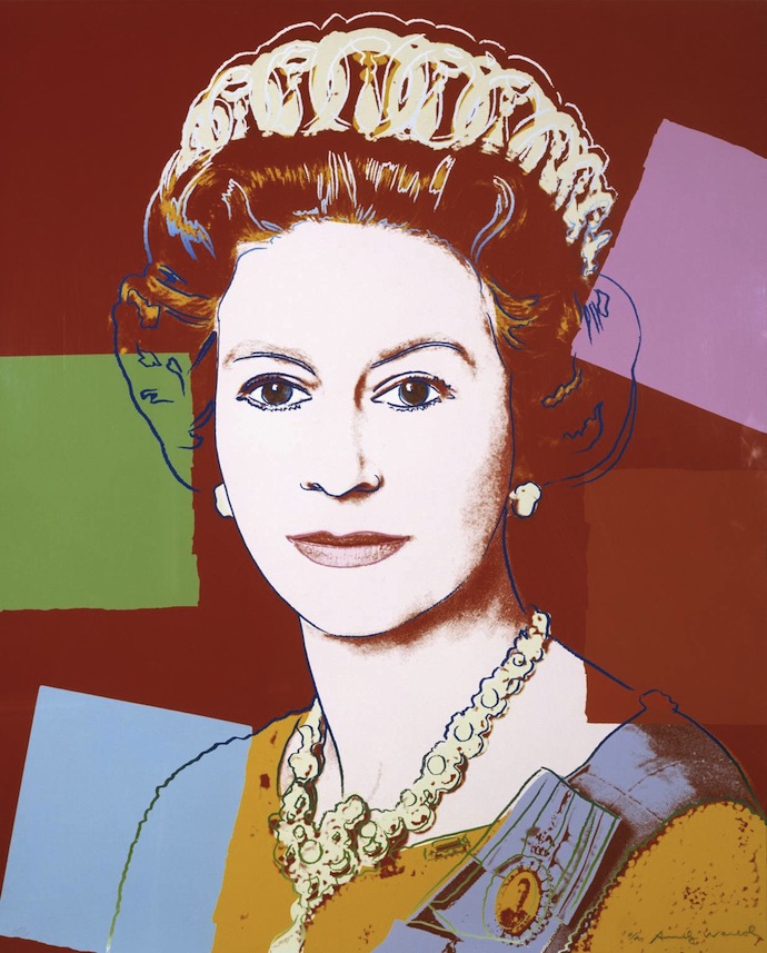 Королева Елизавета купила свои портреты (фото 1)
