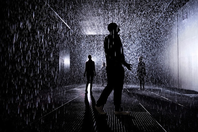 "Сухой" дождь на выставке в Лондоне (фото 2)