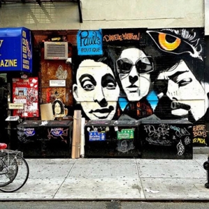 На улице Манхэттена появилась фреска в честь Beastie Boys