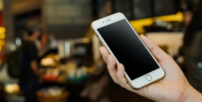 Apple выплатит компенсацию владельцам iPhone, чьи устройства намеренно замедляли