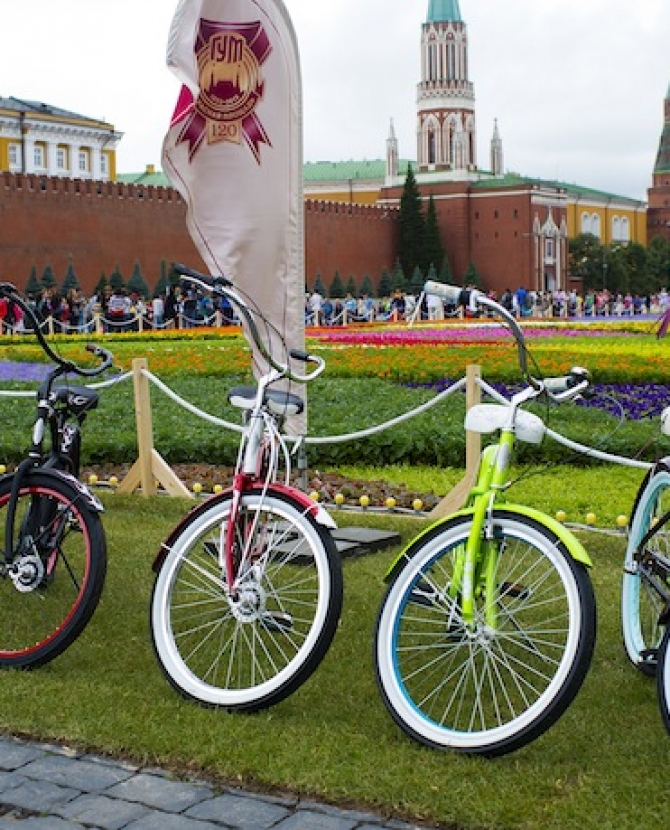 Велопробег по центру Москвы и \"Фестиваль живых цветов\"