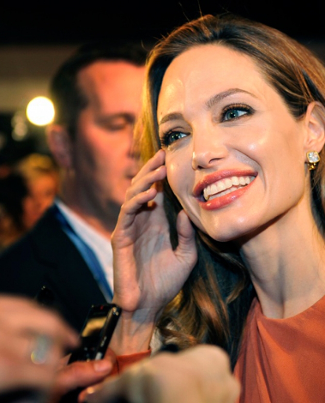 Анджелина Джоли перенесла мастэктомию