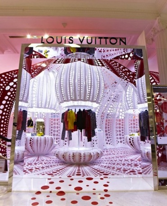 Корнер Louis Vuitton в Selfridges London