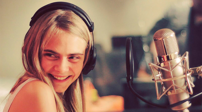 Спой, птичка: 10 моделей, которые еще и поют