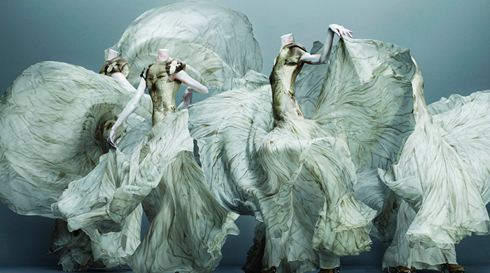 Выставка Alexander McQueen: Savage Beauty приедет в Лондон