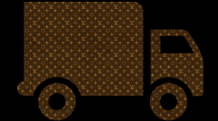 Неизвестные угнали грузовик с сумками Louis Vuitton