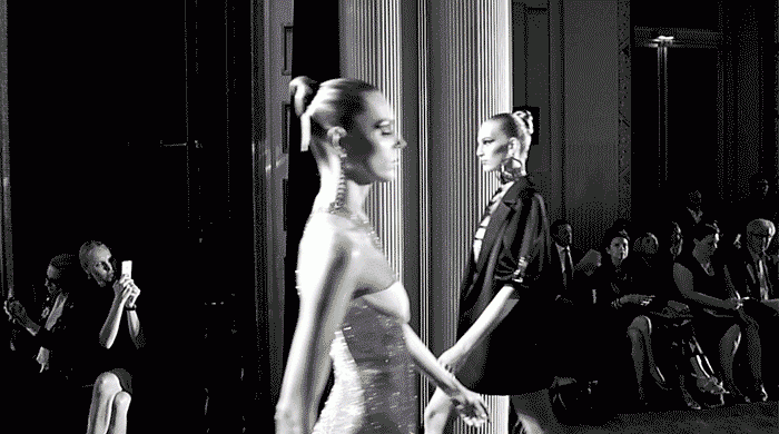 Видео Германа Ларкина с Недели высокой моды: Atelier Versace