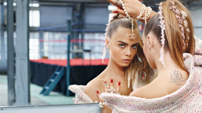 Кара Делевинь  занялась боксом в рекламной кампании Chanel