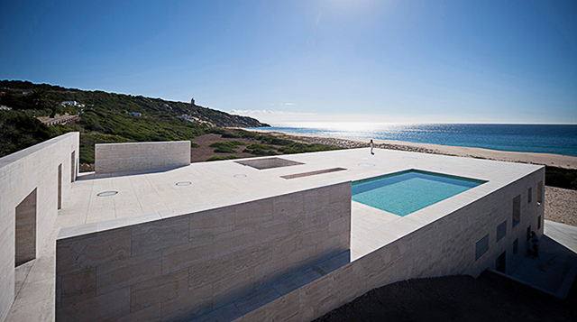 "Вилла бесконечности" на берегу Атлантического океана