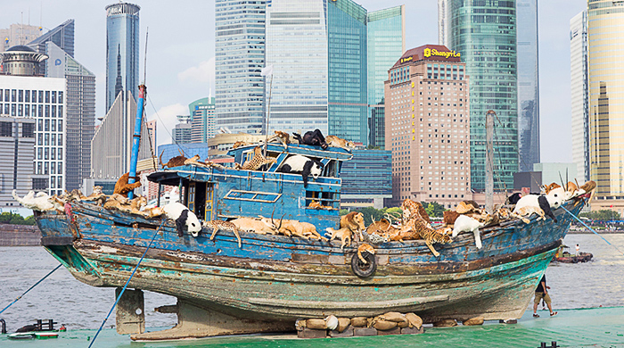 "Девятый вал": корабль-инсталляция в Шанхае