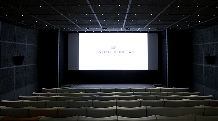 Кинотеатр в парижском отеле Le Royal Monceau