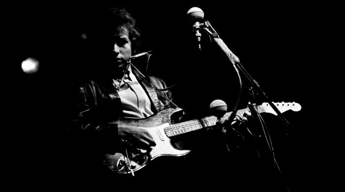 Гитара Боба Дилана стала рекордсменом торгов Christie's