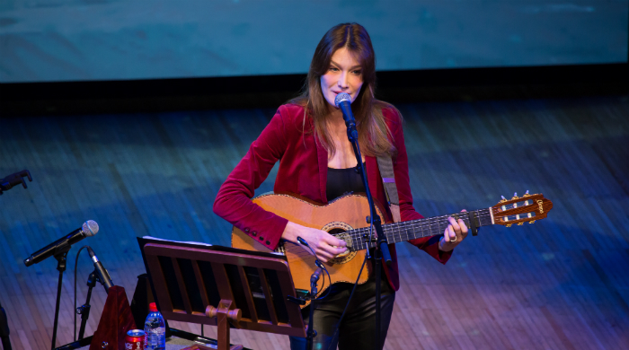 Концерт Карлы Бруни в Москве: как это было