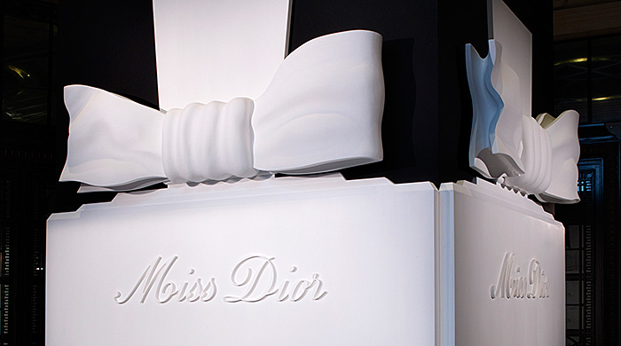Выставка в честь аромата Miss Dior