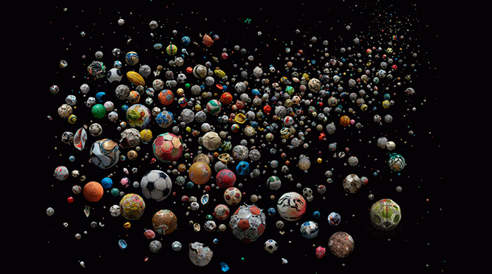 Вопрос экологии: 769 выброшенных мячей в фотосессии Мэнди Баркер