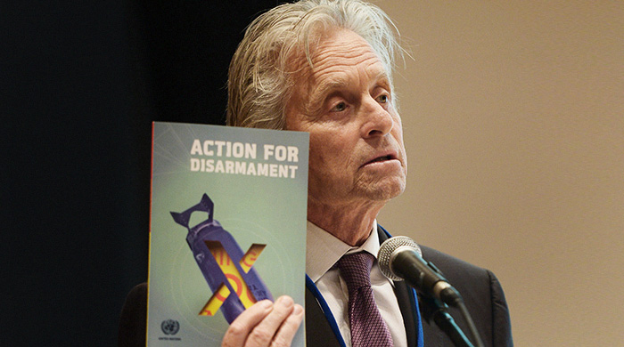 Майкл Дуглас представил в ООН книгу о разоружении