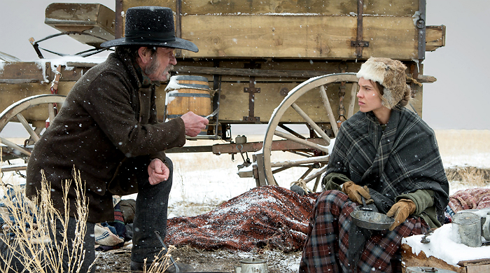 Томми Ли Джонс и Хилари Суэнк в вестерне "Местный"