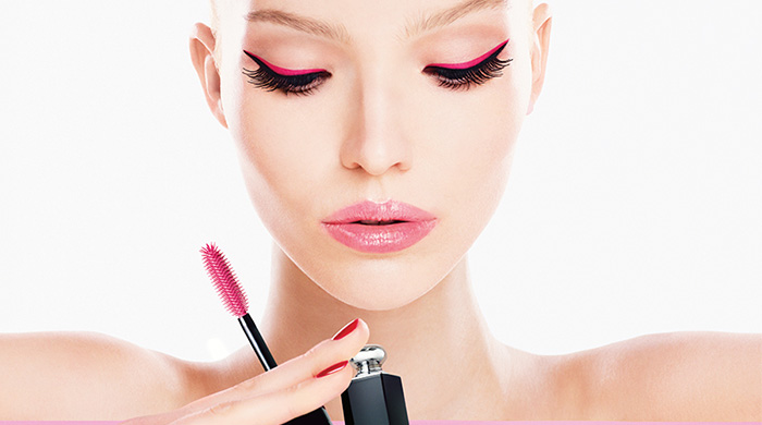 Саша Лусс в рекламной кампании туши Dior Addict
