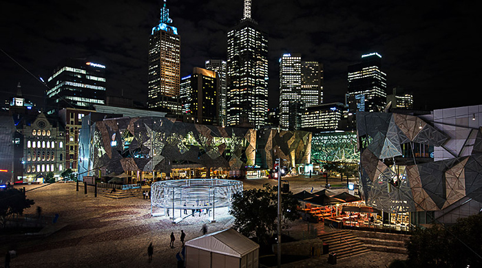 Проект "Светящиеся линии" Асифа Хана в Мельбурне