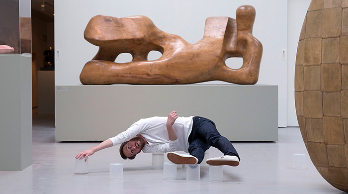 Современные художники интерпретировали творчество Генри Мура