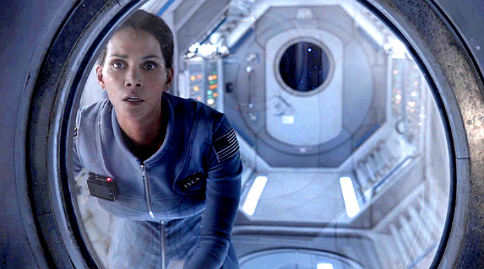 "Существующая" Холли Берри в трейлере нового сериала