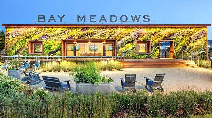 Цветочный фасад Bay Meadows Welcome Center