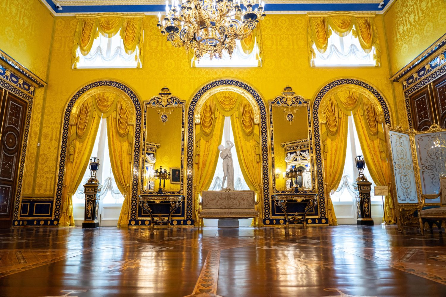 лионский зал екатерининского дворца в царском селе
