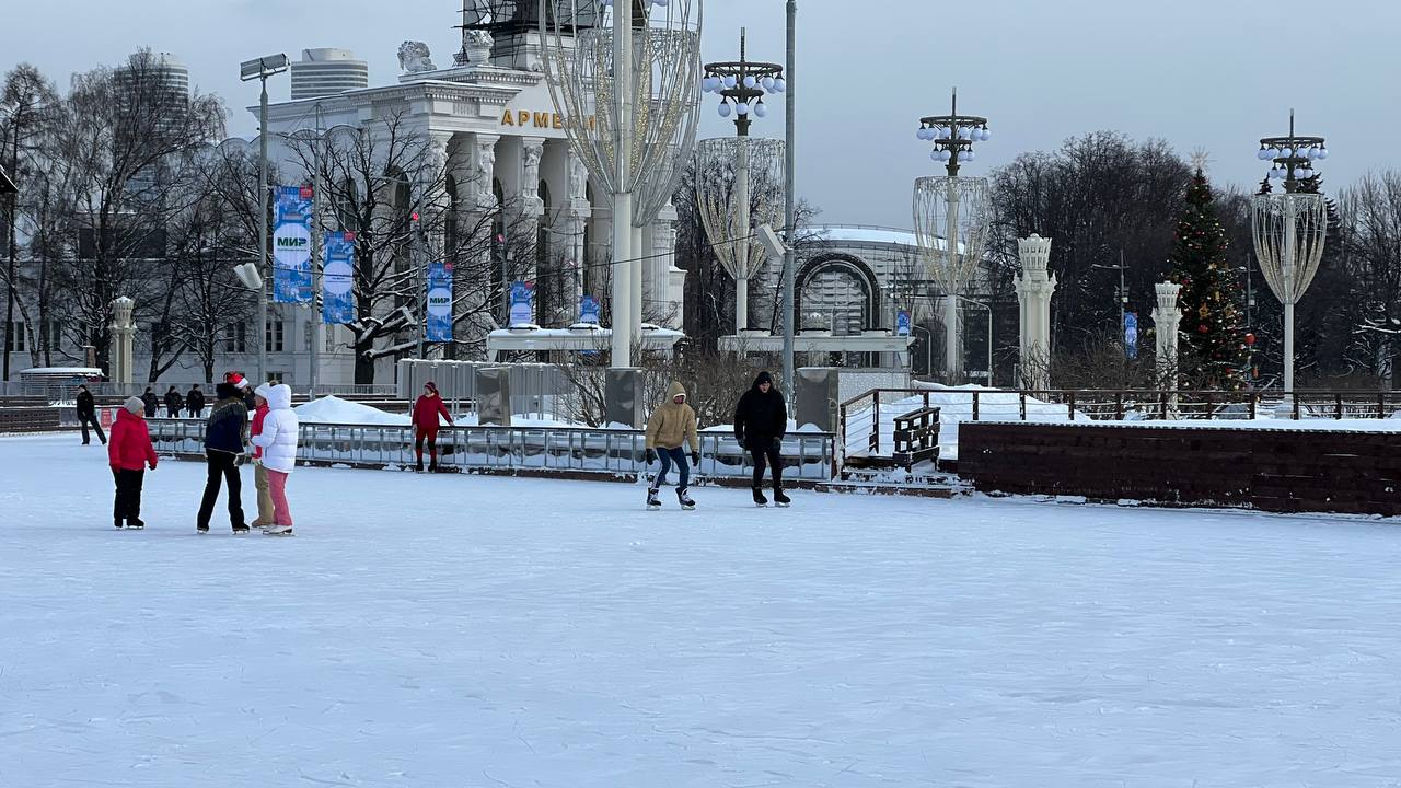 Павильоны катка. ВДНХ каток павильон 2. Каток ВДНХ павильон 1. Экспресс павильон ВДНХ каток. Каток ВДНХ tele2.