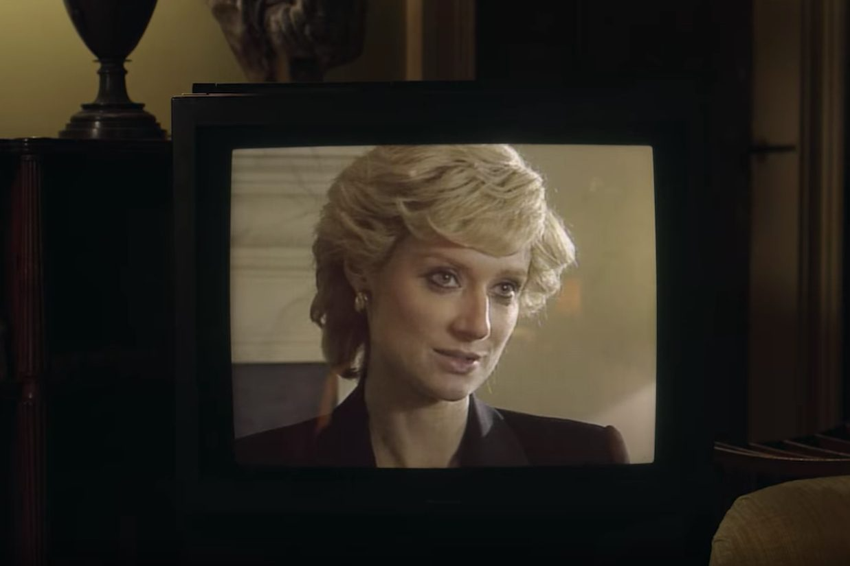 Образы Элизабет Дебики в роли принцессы Дианы в пятом сезоне «Короны» (фото 4)