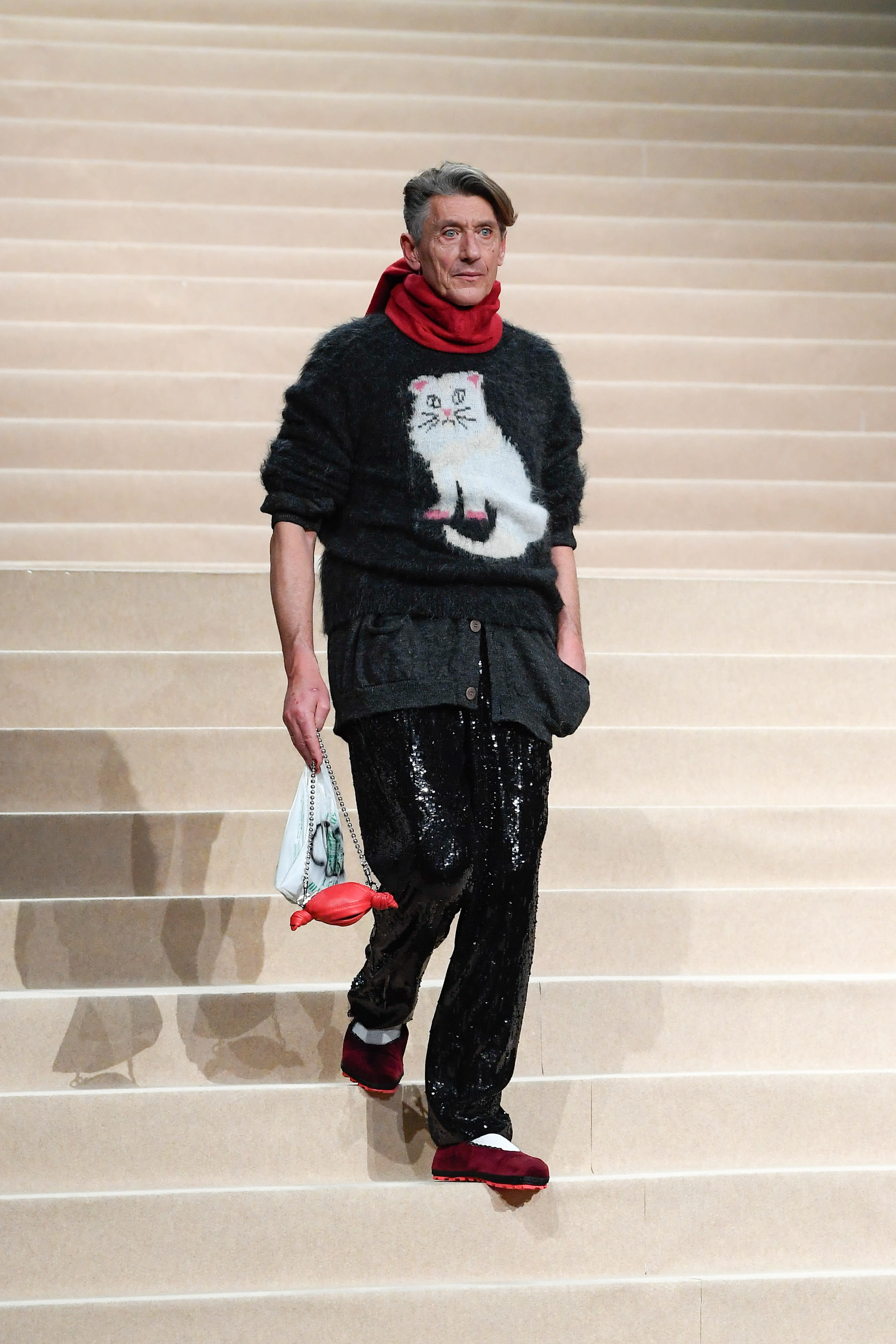 Широкие плечи, деним и дедушкин свитер: 7 трендов мужской моды с выставки Pitti Uomo (фото 12)