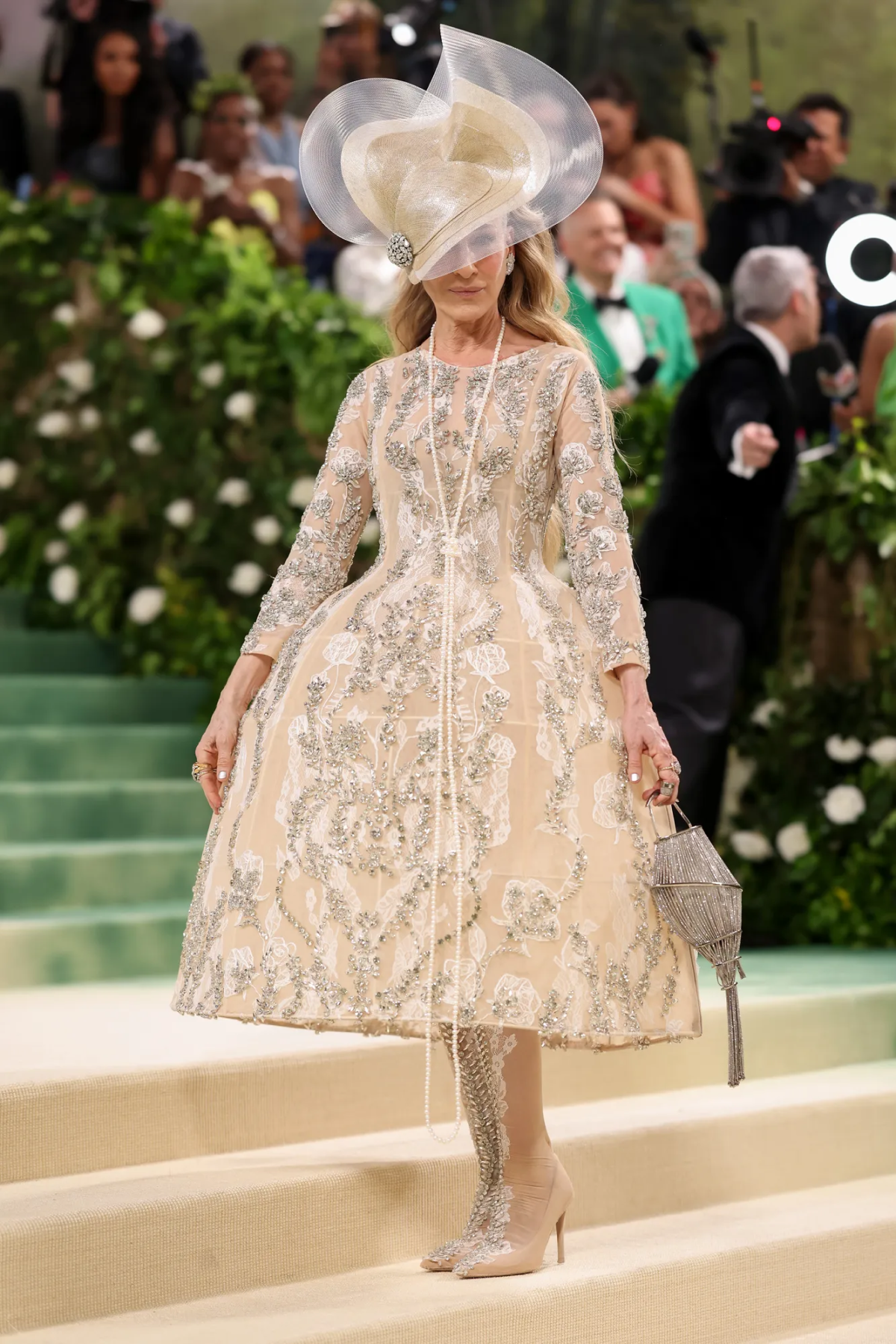 Зендая в Maison Margiela и Николь Кидман в Balenciaga: красная дорожка Met Gala 2024 (фото 17)