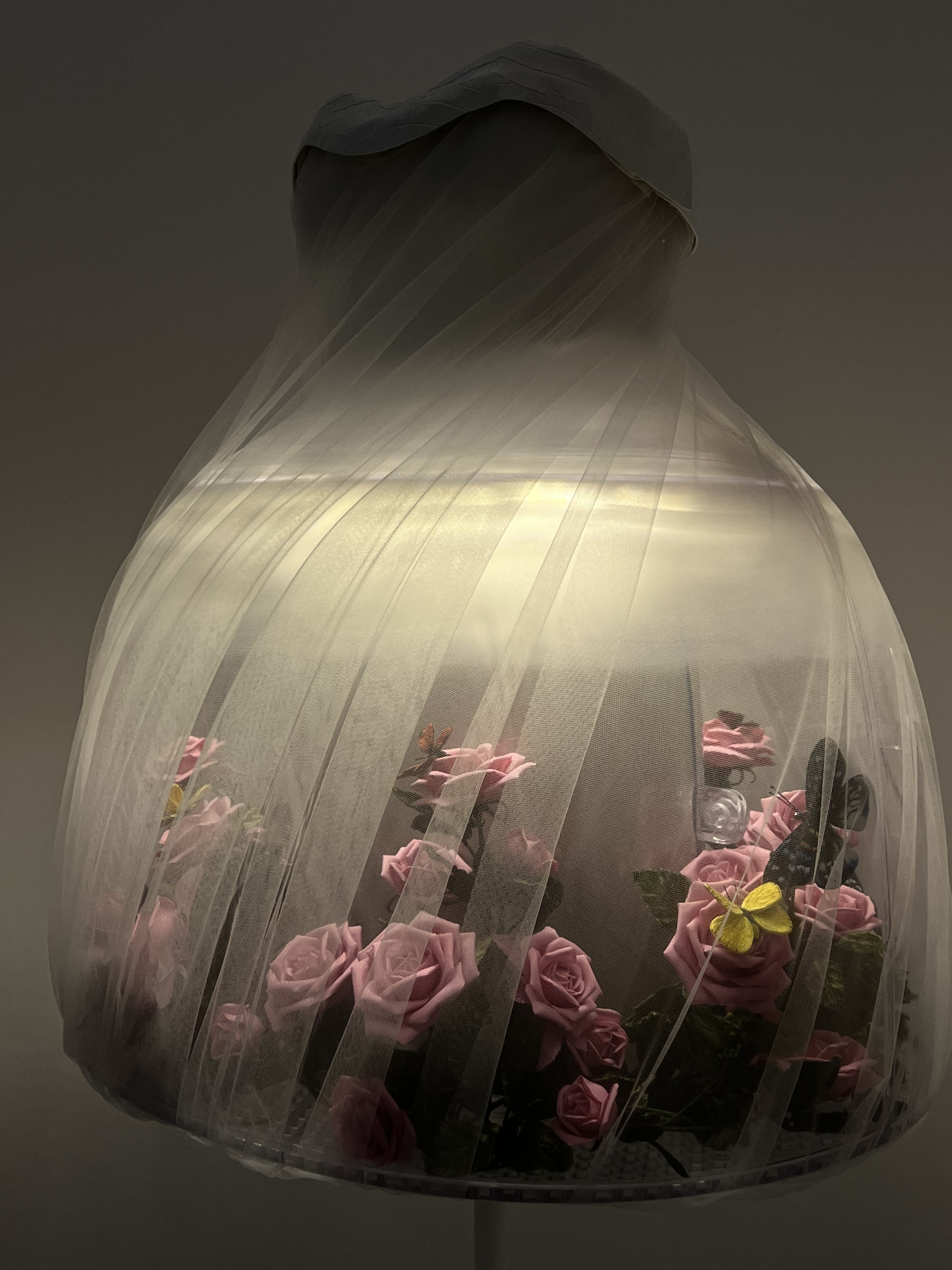 Вдохнуть Schiaparelli и прикоснуться к Dior: главные шедевры выставки Sleeping Beauties: Reawakening Fashion (фото 41)